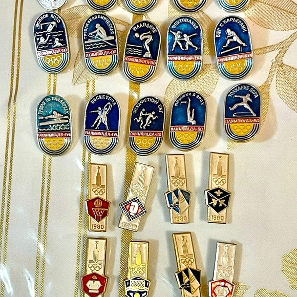 VTG Set of 22  pcs Pins Badges Olympic Games 1980 Moscow Soviet Union Sport USSR - Picture 4 of 6